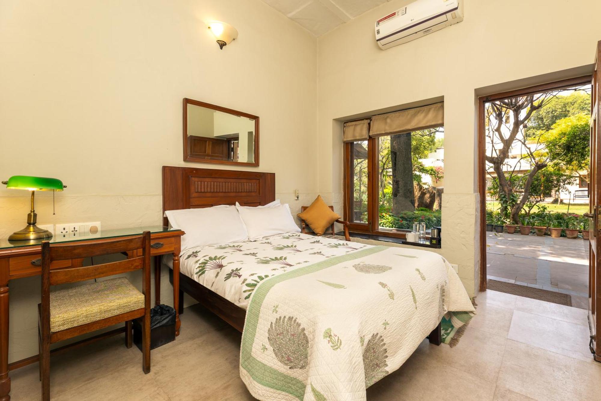 Lutyens Bungalow Нью-Дели Экстерьер фото
